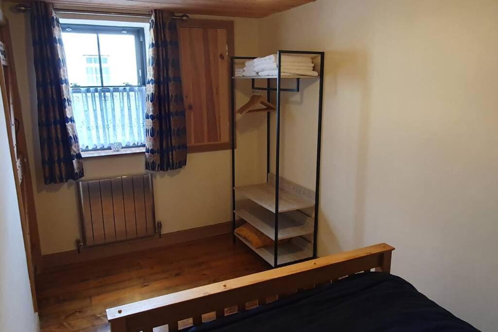 Ty Taf 2 Bed Cottage With Deck & Easy Transport Links Cardiff Exterior foto